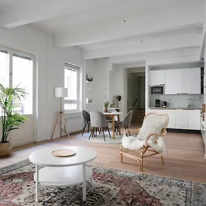 2ndhomes Loft With & Balcony By The White Church Apartment